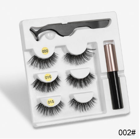 A Pair Of Eyelashes With Magnets In Fashion