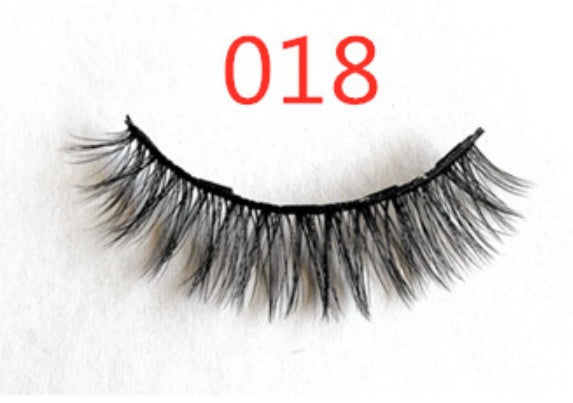 A Pair Of Eyelashes With Magnets In Fashion