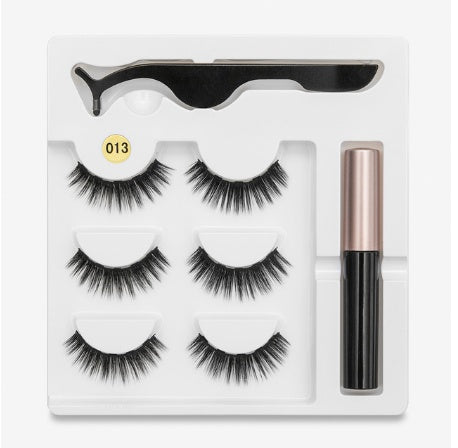 A Pair Of Eyelashes With Magnets In Fashion