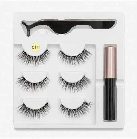 A Pair Of Eyelashes With Magnets In Fashion