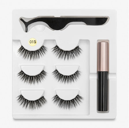 A Pair Of Eyelashes With Magnets In Fashion